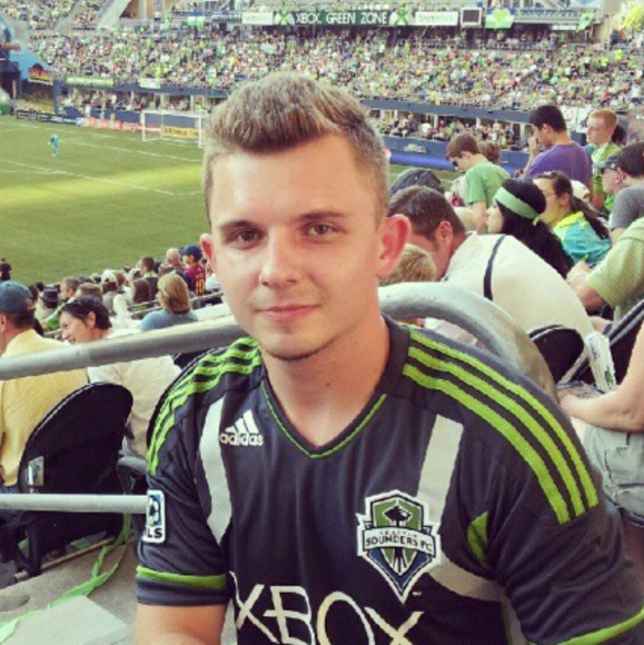 Meet your Posher, Alex - Picture 1 of 11